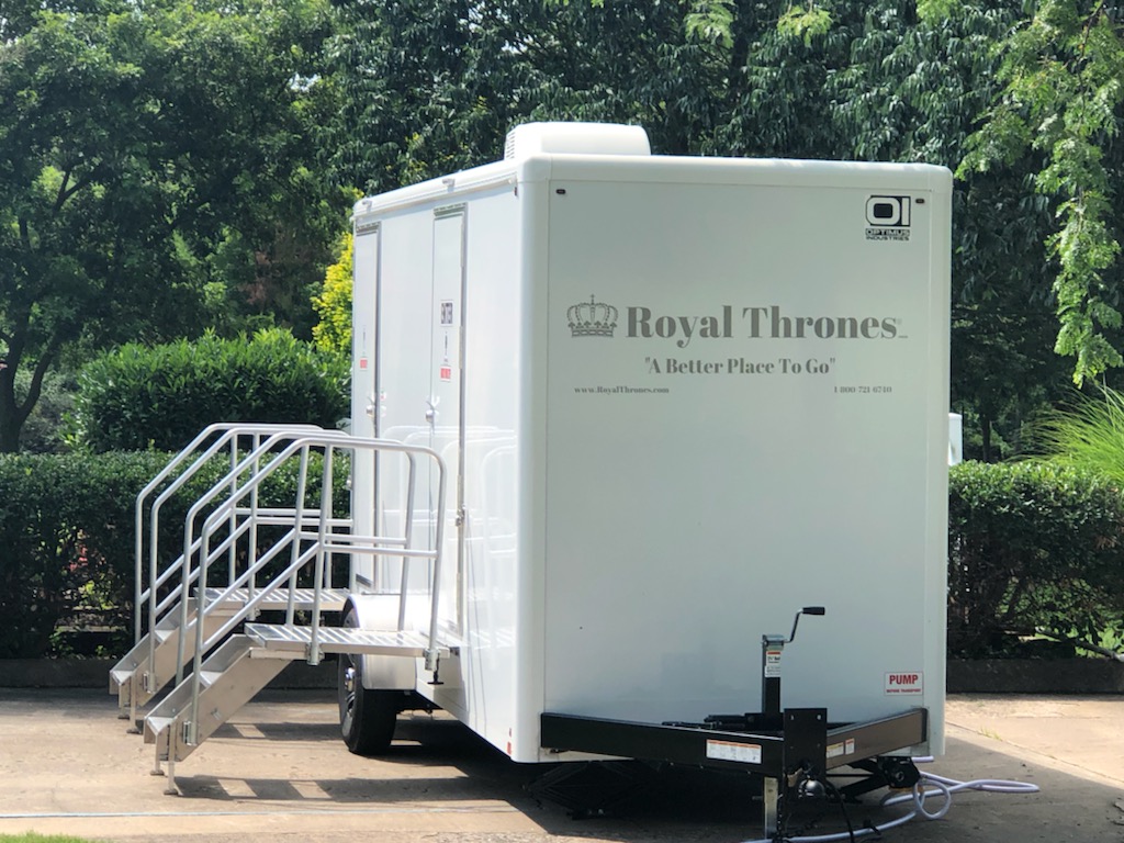 IMG_1046(1) Royal Thrones trailer at outdoor event
