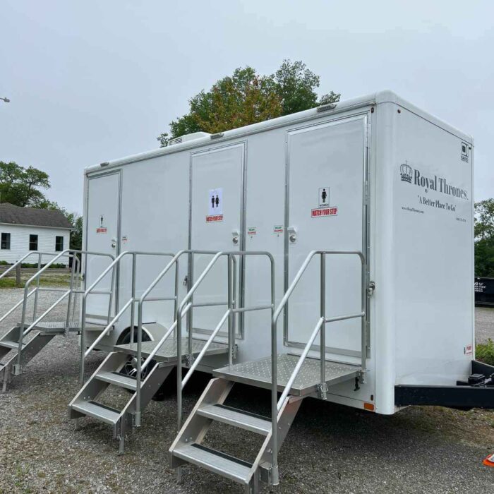 2021 OI 3 Station Restroom Trailer USED