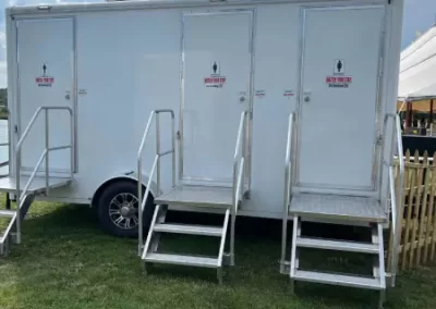 Royal Thrones three station restroom trailer