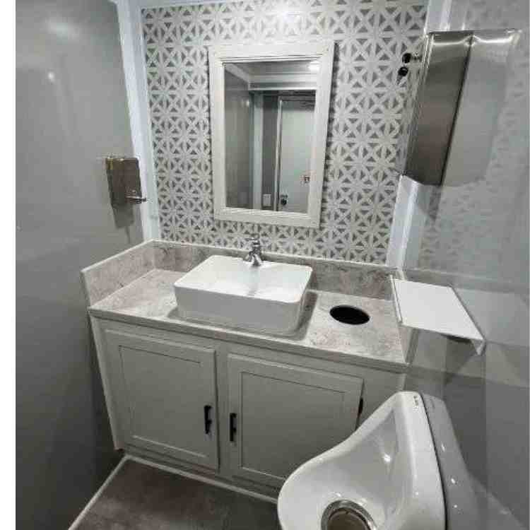 royal thrones mens room