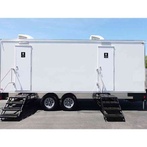 2022 Used 9 Stall Restroom Trailer