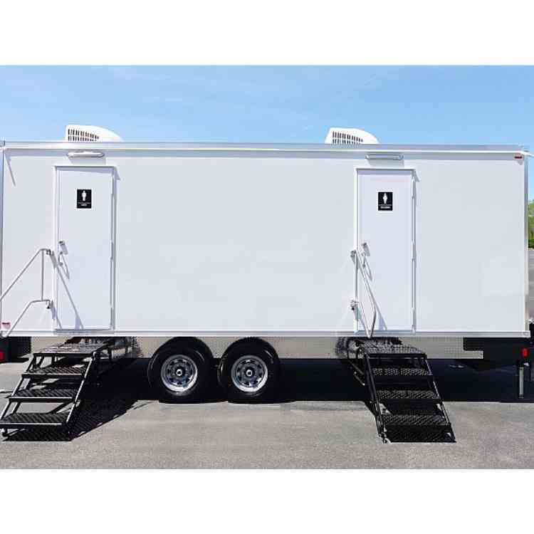 2022 Used 9 Stall Restroom Trailer